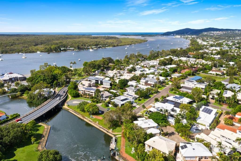 Quay Largo: Riverside Haven Noosaville Bagian luar foto